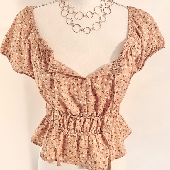 NWT Pink Rose Ditsy Floral Smocked Short Sleeve Blouse - Picture 7 of 8